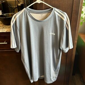 Men’s Adidas athletic short sleeve shirt